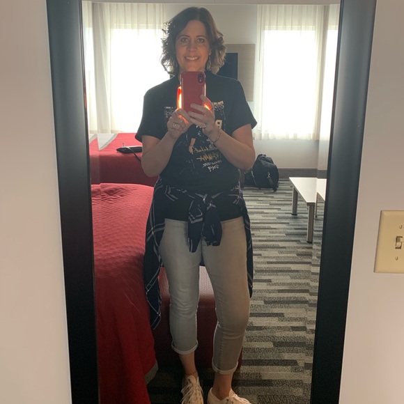 You want Clothes, Shoes, & Purses? I have them! - Picture 5 of 8